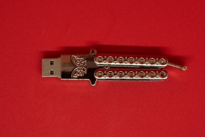 Balisong USB Stick